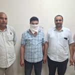 ड्रग लाइसेंस की फाइल बनी कमाई का जरिया, 12 हजार की रिश्वत लेते एचकेआरएन कर्मचारी दबोचा।